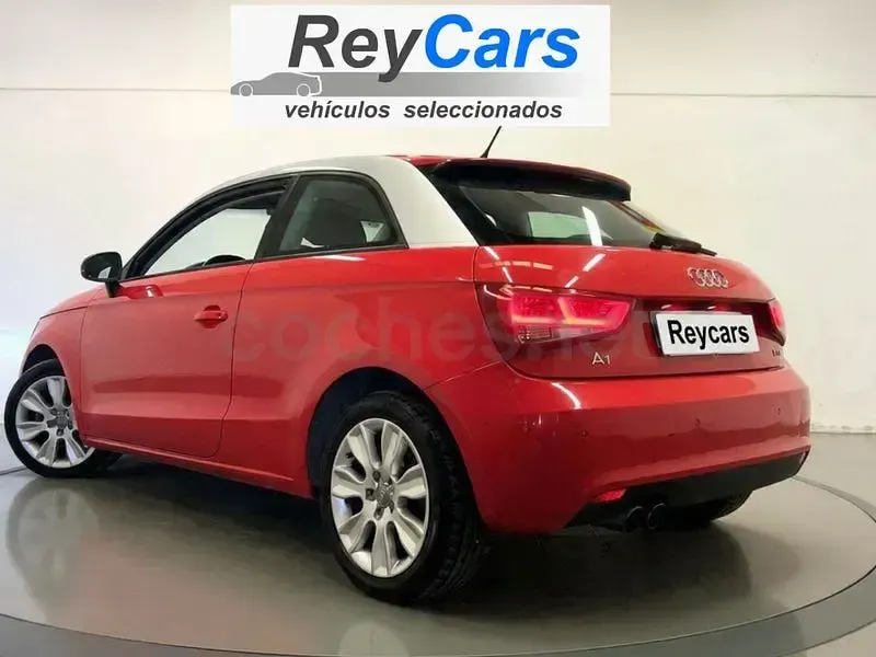 Usado Audi A1 Ambition 122 CV (89 kW) 2010 Rojo Utilitario