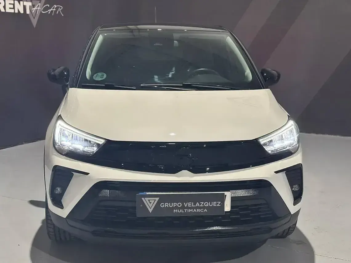 Usado Opel Crossland Elegance 110 CV (80 kW) 2024 Blanco SUV