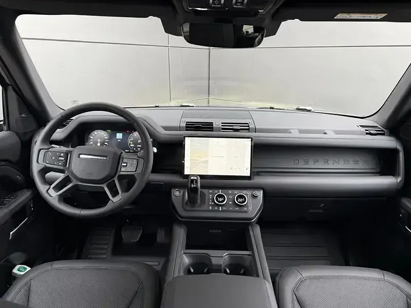 Używany Land Rover Defender SE Dynamic 300 KM (220 kW) 2026 Todoterreno SUV