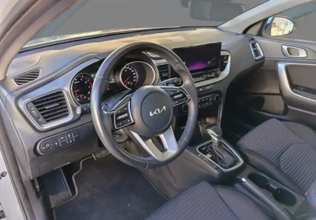 Usado Kia Ceed 100 CV (73 kW) 2025 Blanco Utilitario