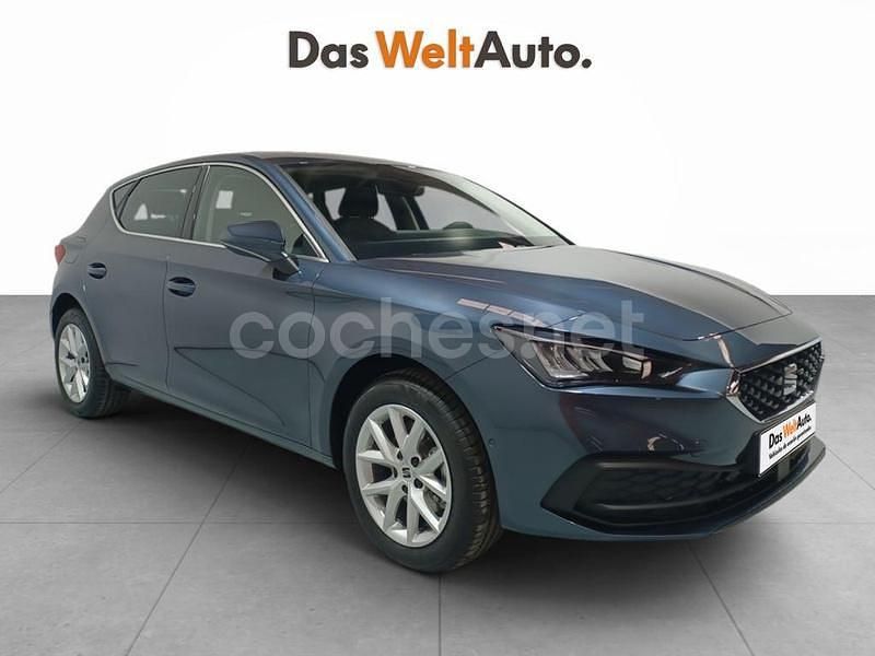 Gris / plata Usado 2025 Seat Leon Style Berlina | 25.390 € (Buen precio) - Imagen 1/4