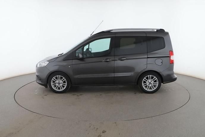 Usado Ford Tourneo Titanium 101 CV (74 kW) 2021