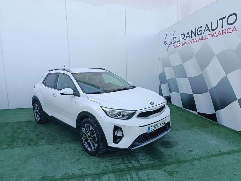 Usado Kia Stonic 120 CV (88 kW) 2017 Blanco SUV