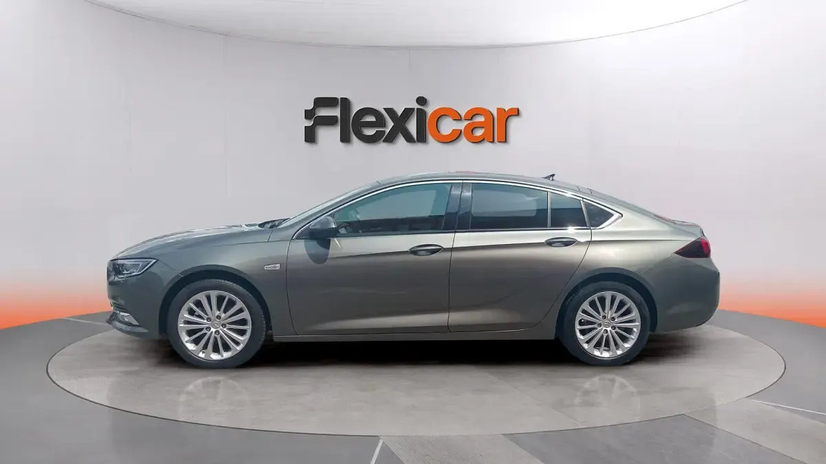 Usado Opel Insignia Selective 140 CV (102 kW) 2019 Gris Berlina