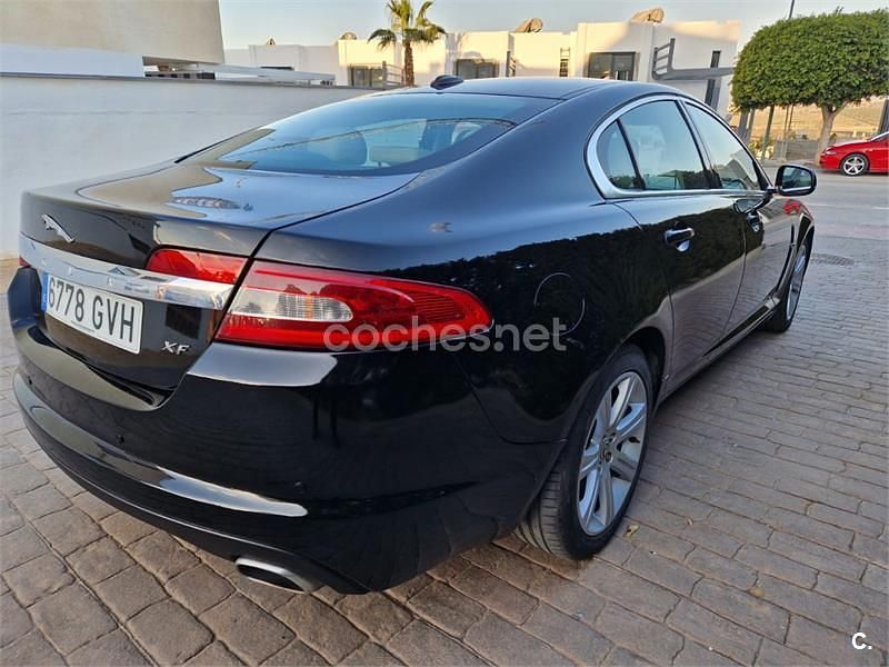 Usado Jaguar XF Luxury 211 CV (155 kW) 2010 Negro Berlina