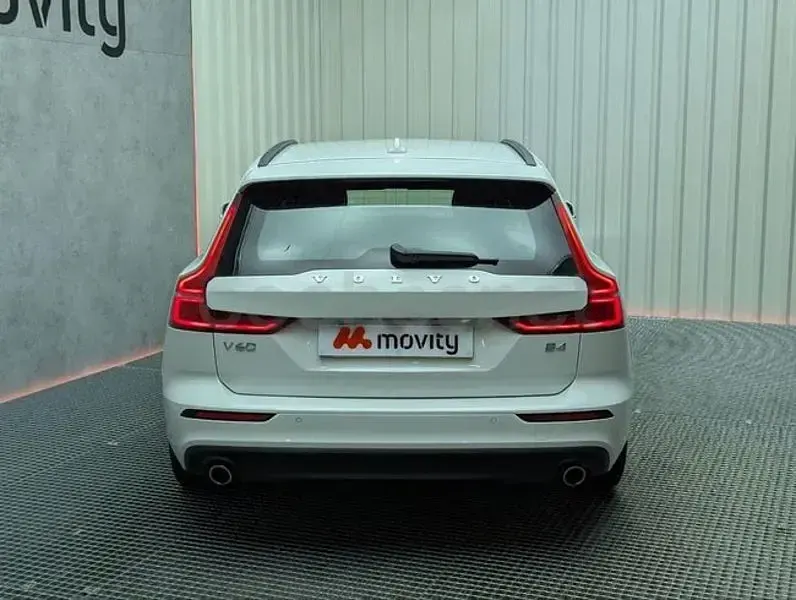 Usado Volvo V60 Momentum 197 CV (144 kW) 2022 Blanco Familiar