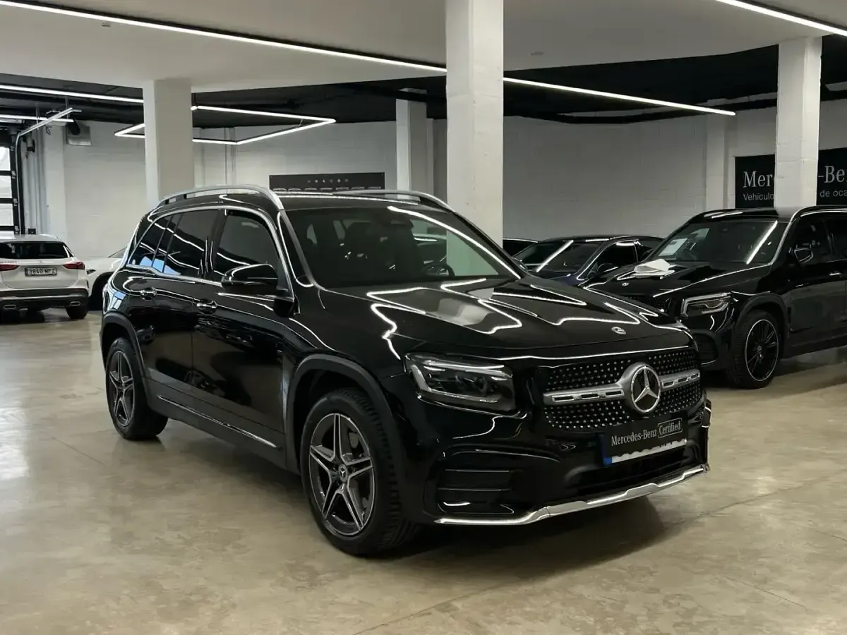 Usado Mercedes GLB200 150 CV (110 kW) 2024 Negro noche SUV