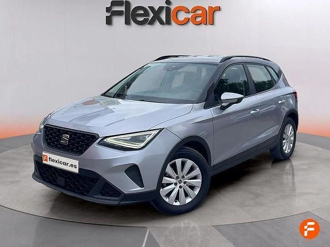 Usado Seat Arona Style 110 CV (80 kW) 2022 Gris SUV