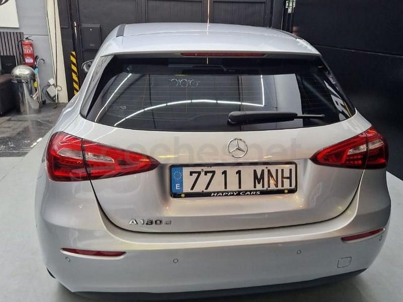Usado Mercedes A180 116 CV (85 kW) 2018 Gris / plata Berlina