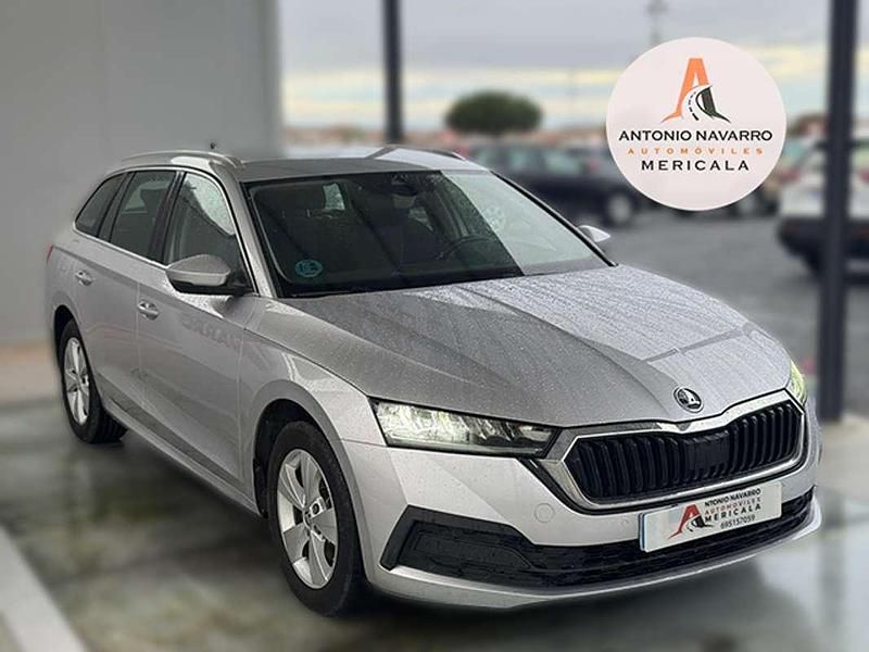 Usado Skoda Octavia Ambition 116 CV (85 kW) 2021 Gris Utilitario