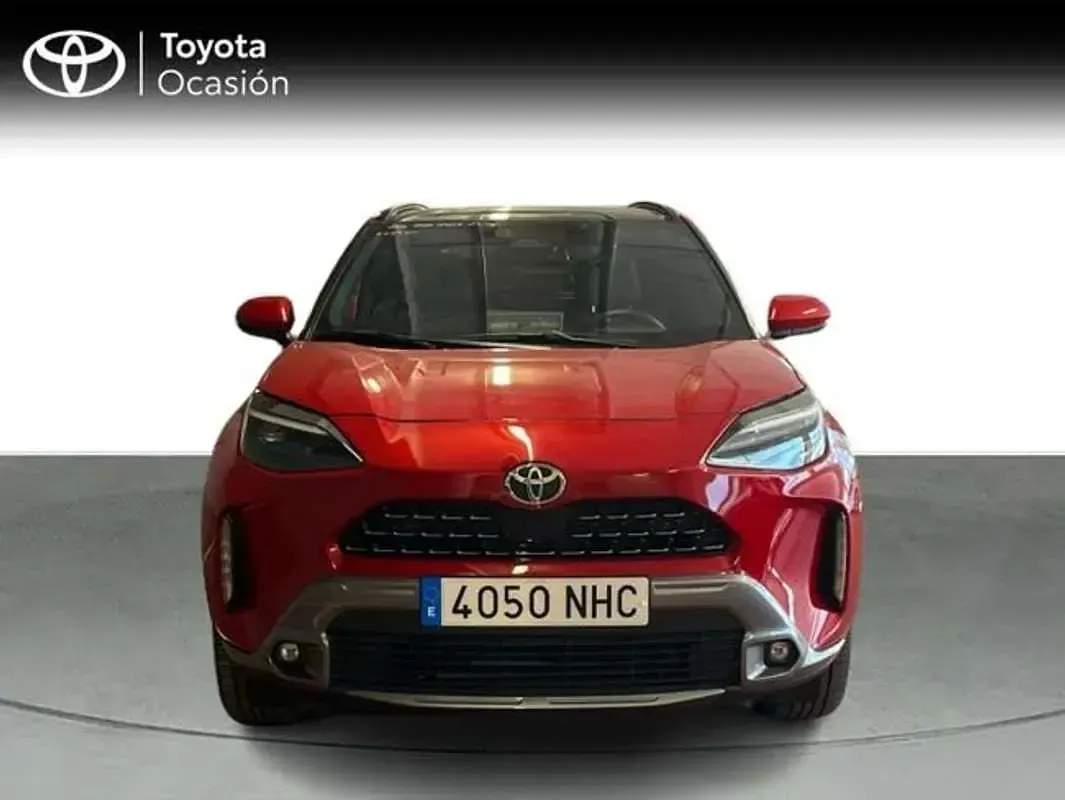 Usado Toyota Yaris Cross Plus 126 CV (92 kW) 2025 Rojo SUV