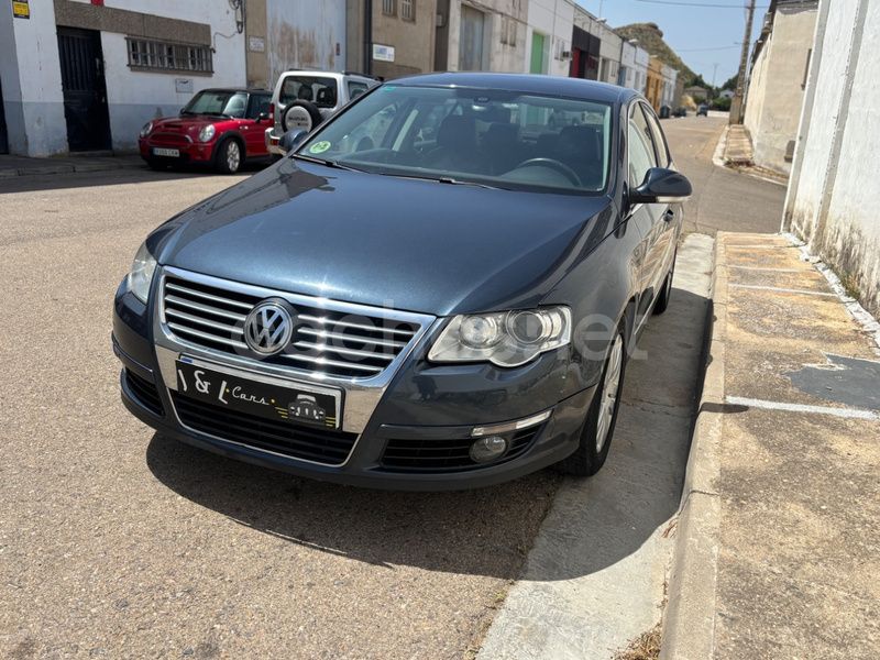 Azul Usado 2008 VW Passat Advance Berlina | 6650 € (Precio justo) - Imagen 1/4