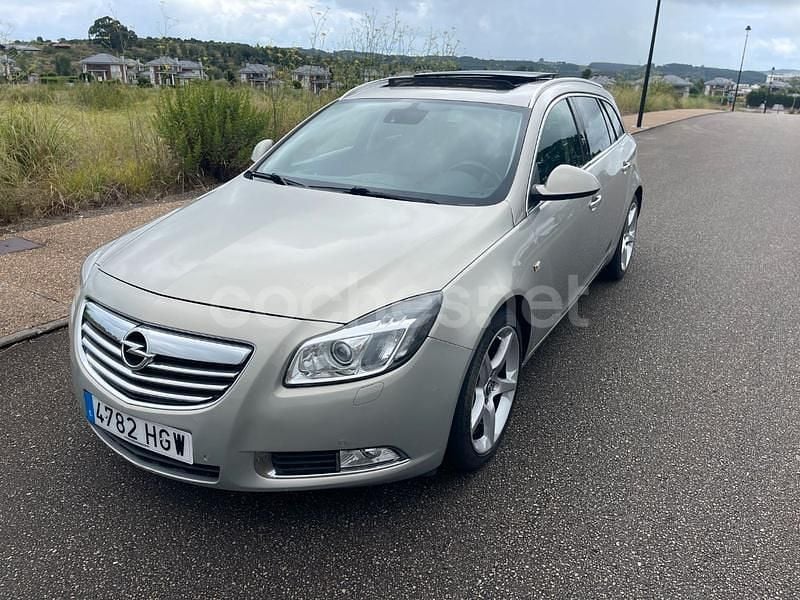 Usado Opel Insignia Excellence 160 CV (117 kW) 2012 Beige Familiar
