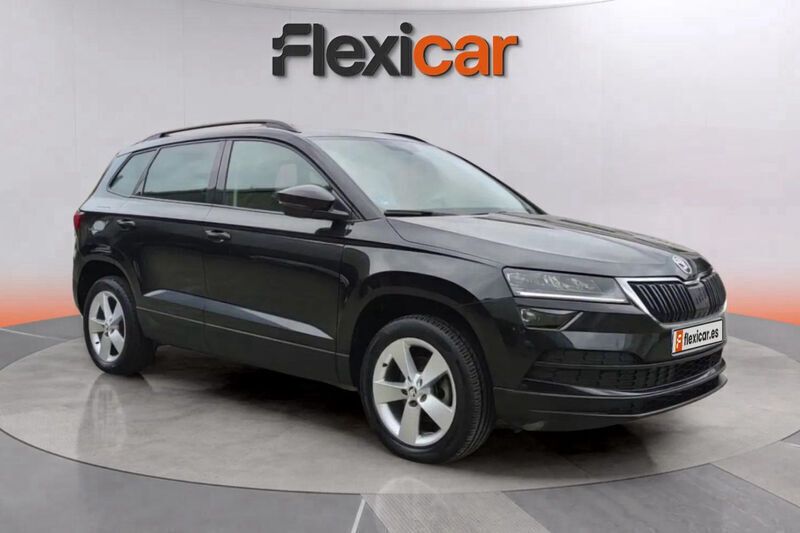Negro Usado 2021 Skoda Karoq Ambition SUV | 20.290 € (Buen precio) - Imagen 1/4