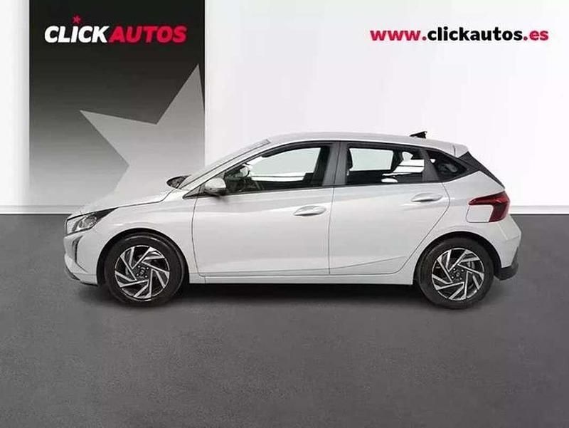 Usado Hyundai i20 79 CV (58 kW) 2025 Gris Utilitario
