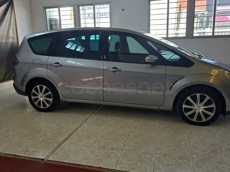 Usado Ford S-MAX Trend 140 CV (102 kW) 2006 Gris / plata Monovolumen