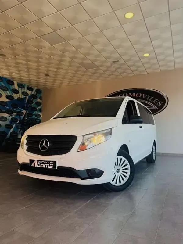 Usado Mercedes Vito 136 CV (100 kW) 2023 Blanco Van
