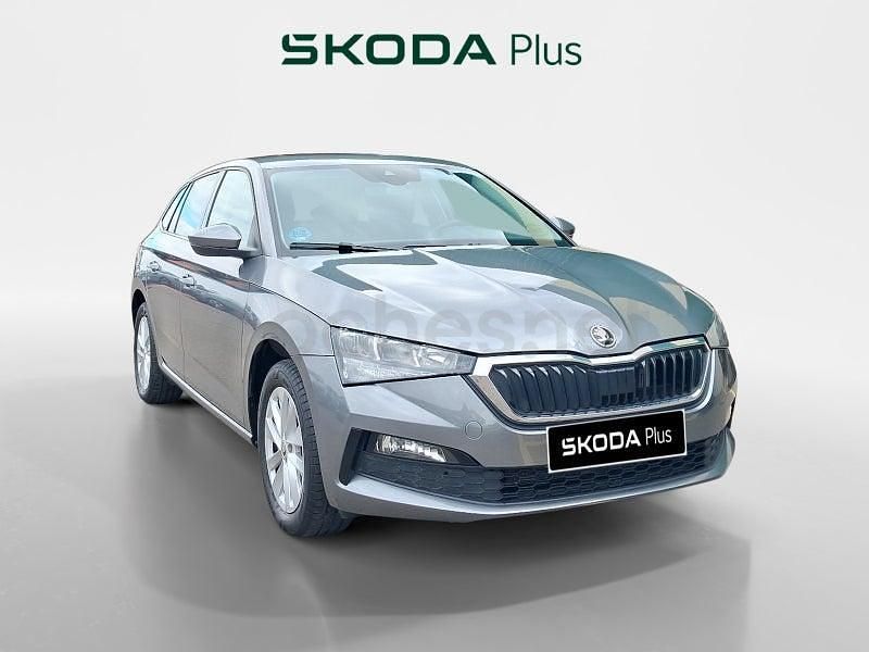 Usado Skoda 110 R Ambition 110 CV (80 kW) 2023 Gris / plata Berlina