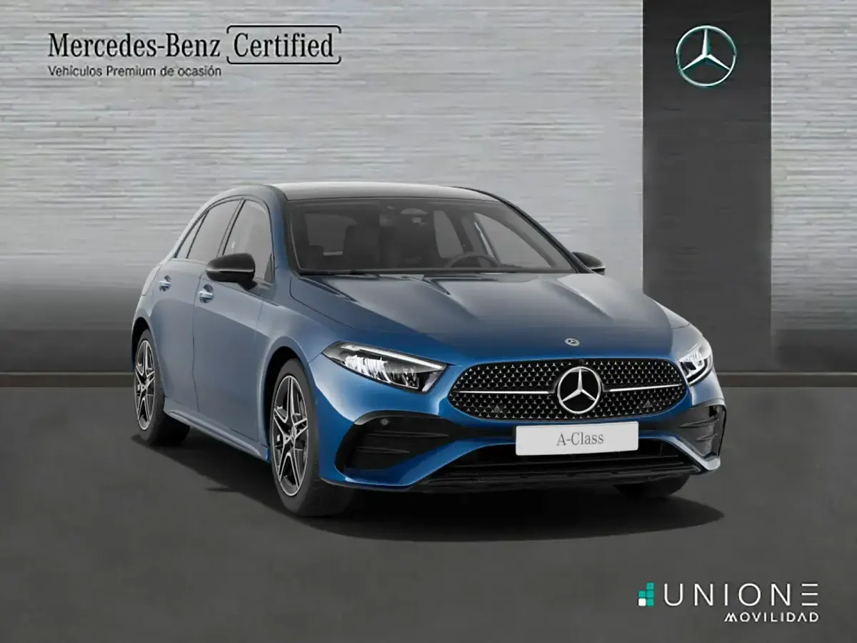 Usado Mercedes A250 120 CV (88 kW) 2024 Azul Berlina