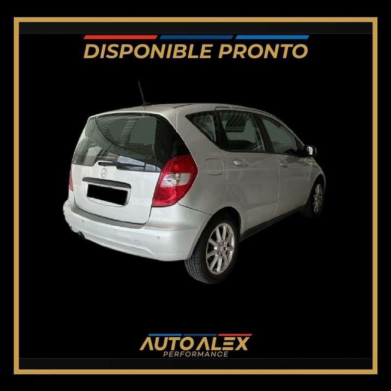 Usado Mercedes A180 Avantgarde 109 CV (80 kW) 2009 Gris Utilitario