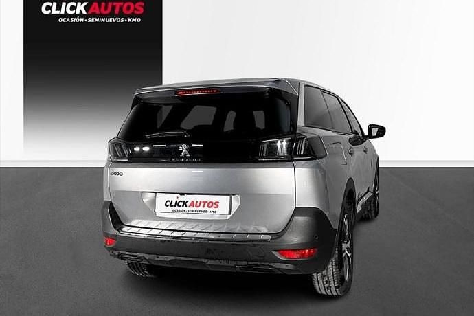 Usado Peugeot 5008 Allure 130 CV (95 kW) 2022 Monovolumen