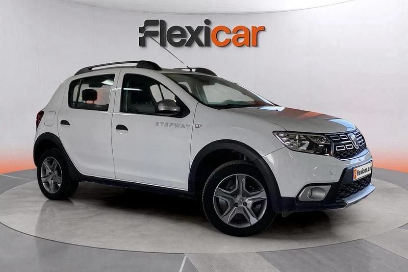 Blanco Usado 2017 Dacia Sandero Utilitario | 9690 € (Buen precio) - Imagen 1/4
