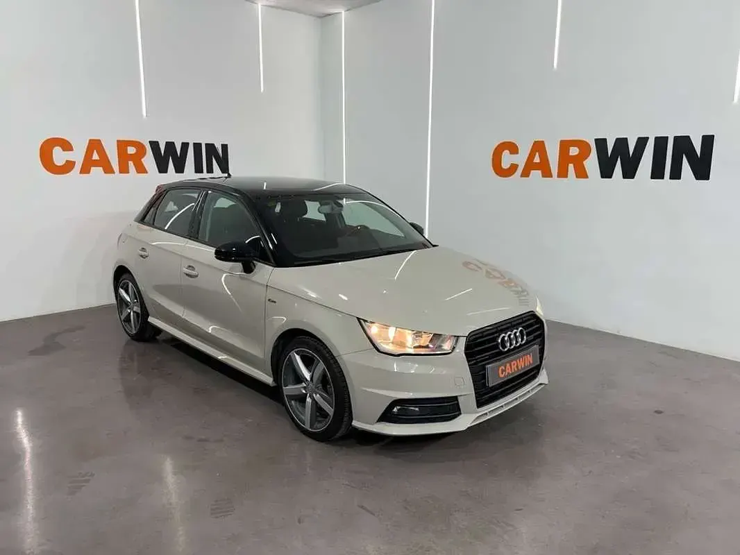 Usado Audi A1 Sportback Comfort 95 CV (69 kW) 2018 Gris Utilitario