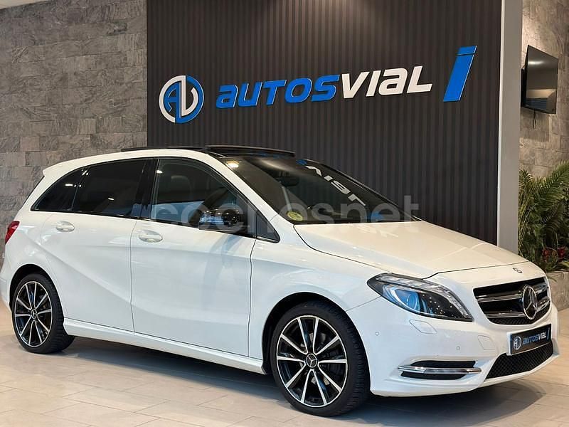 Blanco Usado 2014 Mercedes B200 Monovolumen | 16.900 € (Un poco caro) - Imagen 1/4