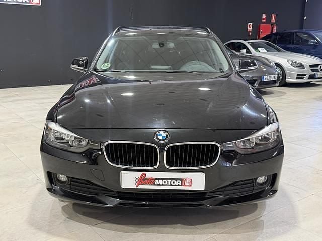 Usado BMW 318 143 CV (105 kW) 2013 Negro Familiar