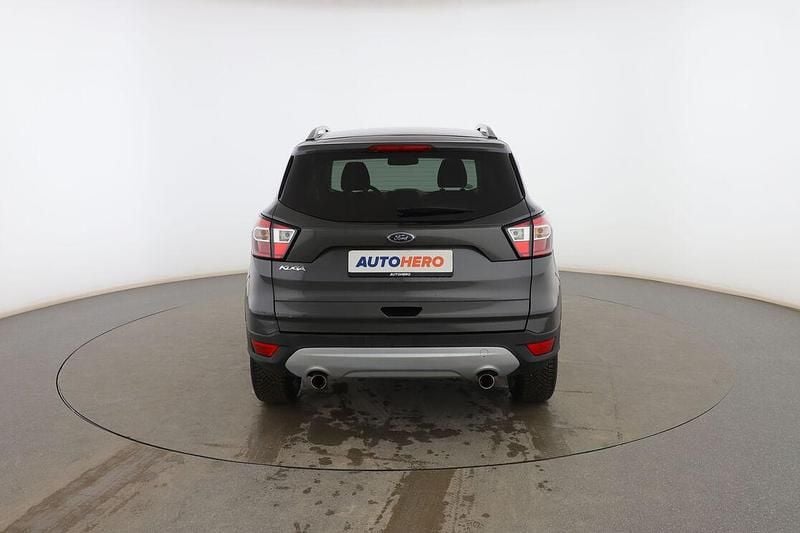 Usado Ford Kuga Trend+ 120 CV (88 kW) 2019 Gris SUV