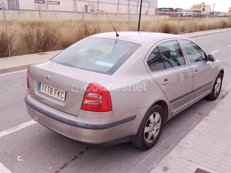 Usado Skoda Octavia 105 CV (77 kW) 2007 Beige Berlina