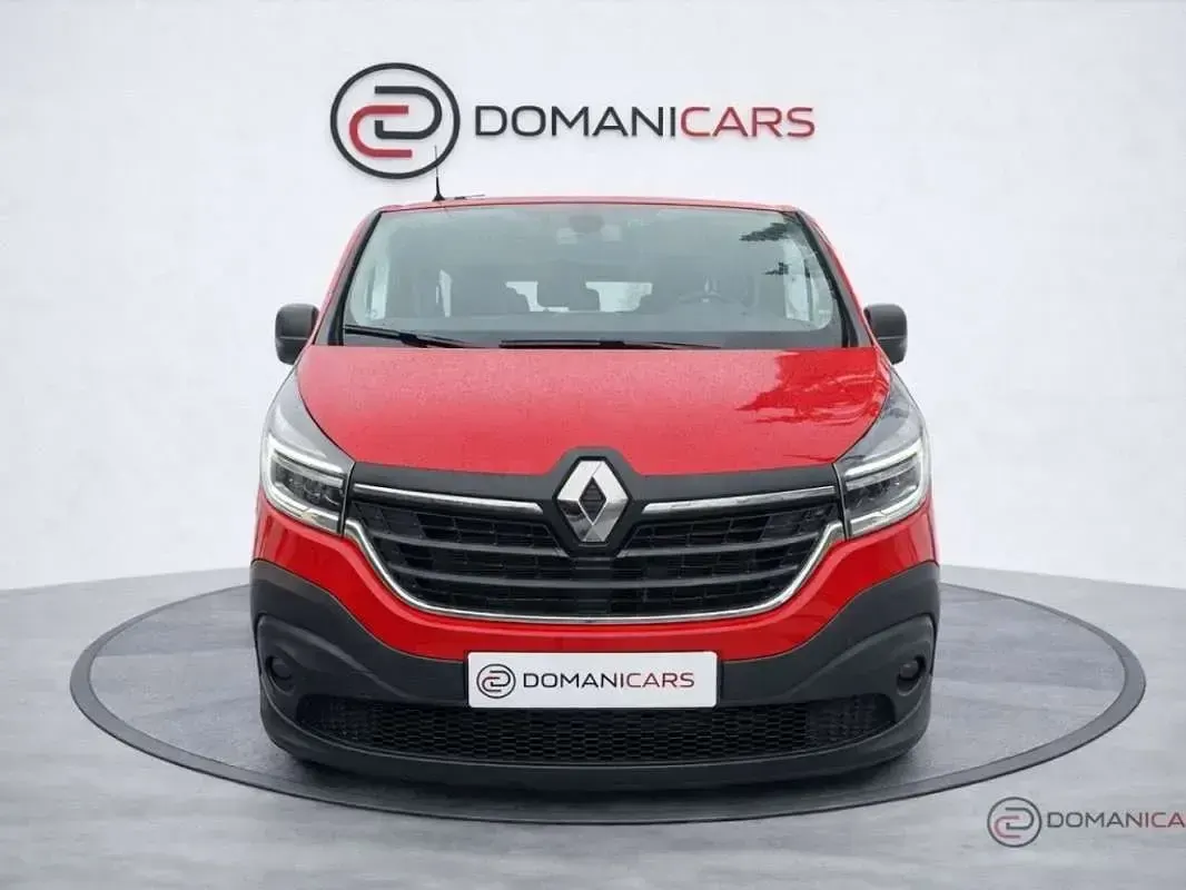 Usado Renault Trafic 120 CV (88 kW) 2019 Rojo Monovolumen