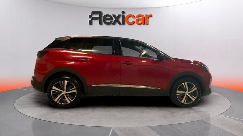 Begagnad Peugeot 3008 Allure 131 HK (96 kW) 2023 Röd Minibuss