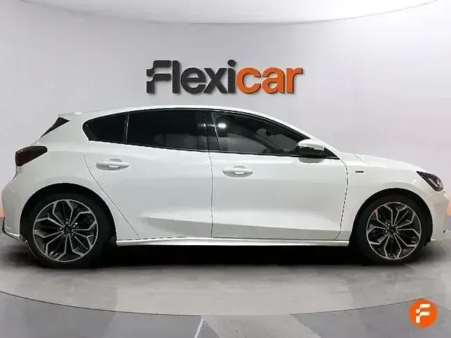 Usado Ford Focus ST-Line 125 CV (91 kW) 2023 Blanco