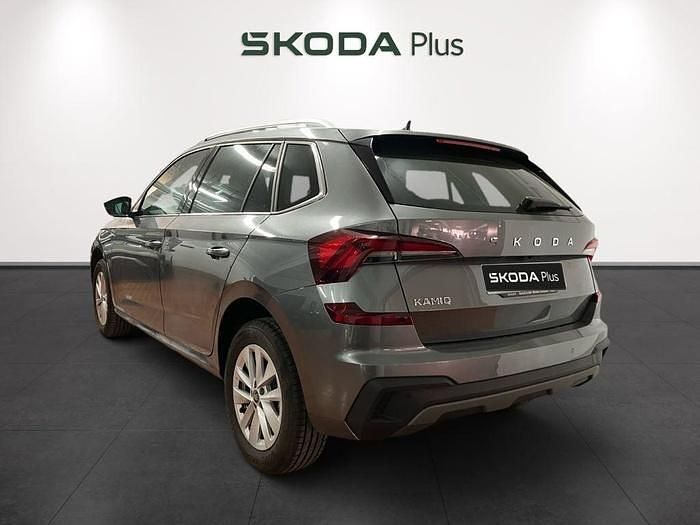 Gris / plateado Usado 2025 Skoda Kamiq Selection SUV | 22.190 € (Precio justo) - Imagen 1/4