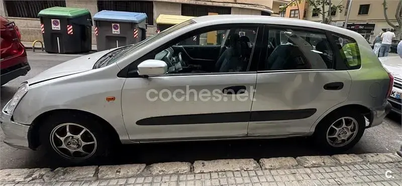 Usado Honda Civic LS 90 CV (66 kW) 2002 Gris / plata Berlina