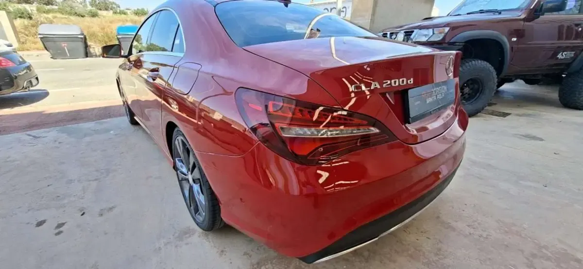 Usado Mercedes CLA200 136 CV (100 kW) 2017 Rojo Coupe