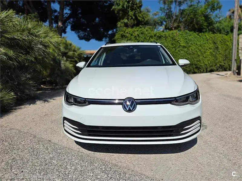 Usado VW Golf VIII Life 115 CV (84 kW) 2023 Beige Familiar