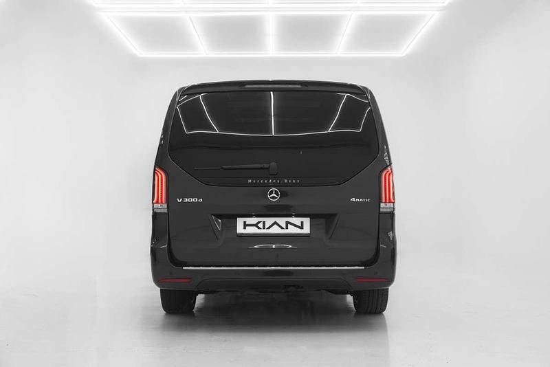 Usado Mercedes V300 Exclusive 239 CV (175 kW) 2025 Gris Monovolumen