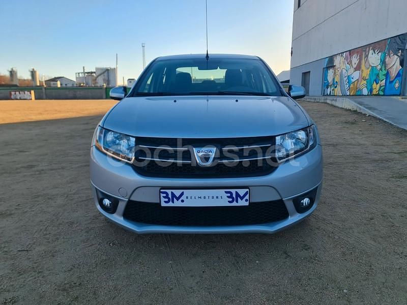 Usado Dacia Logan Ambiance 75 CV (55 kW) 2013 Gris / plata Berlina