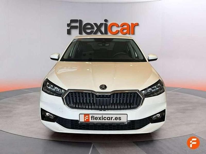 Usado Skoda Fabia Selection 95 CV (69 kW) 2025 Blanco Utilitario