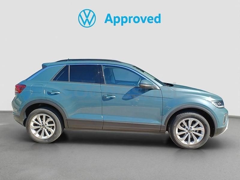 Usado VW T-Roc Life 110 CV (80 kW) 2024 Azul SUV