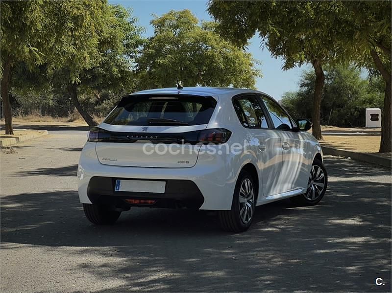 Usado Peugeot 208 Active 100 CV (73 kW) 2023 Blanco Utilitario