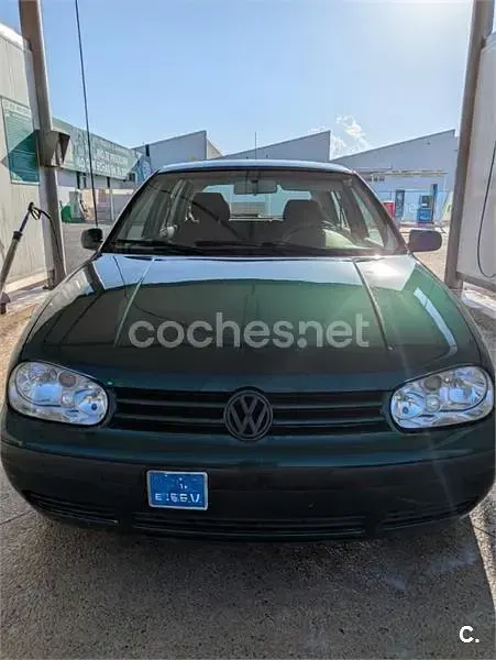 Usado VW Golf IV 110 CV (80 kW) 2001 Verde Berlina