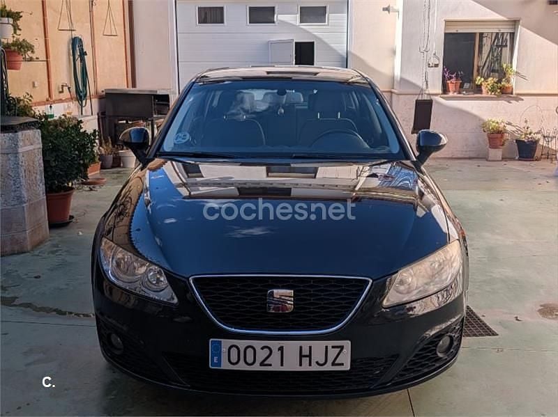Usado Seat Exeo Reference 143 CV (105 kW) 2012 Negro Berlina