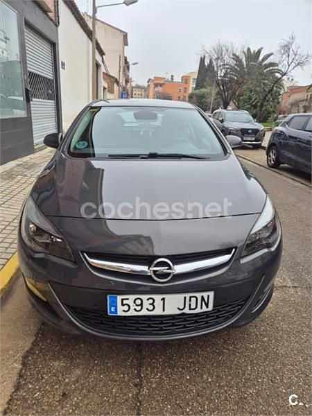 Usado Opel Astra Excellence 110 CV (80 kW) 2015 Negro Berlina