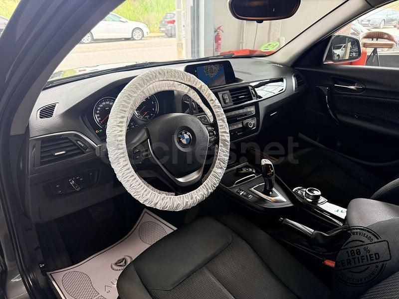 Usado BMW 118 Comfort Edition 150 CV (110 kW) 2018 Gris / plata Utilitario