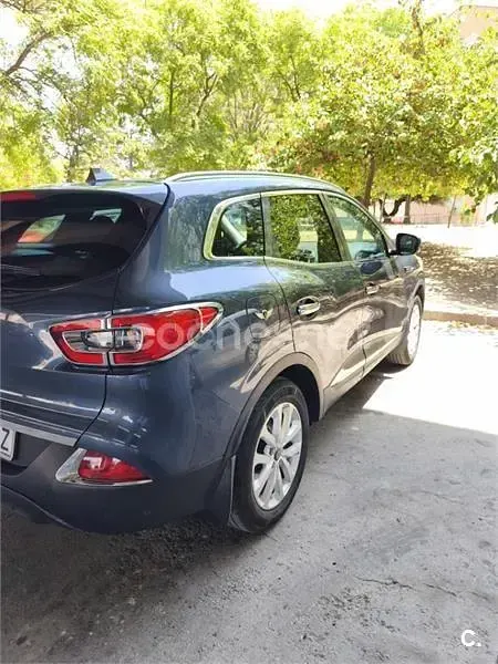 Usado Renault Kadjar Zen 130 CV (95 kW) 2016 Gris / plata SUV