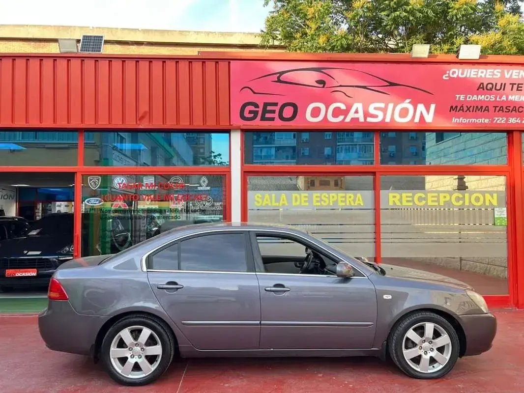 Usado Kia Magentis 140 CV (102 kW) 2007 Gris Berlina