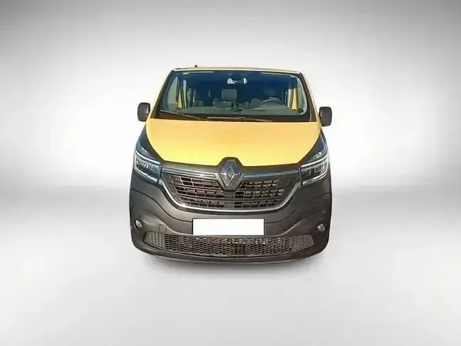 Usado Renault Trafic 95 CV (69 kW) 2019 Amarillo Monovolumen